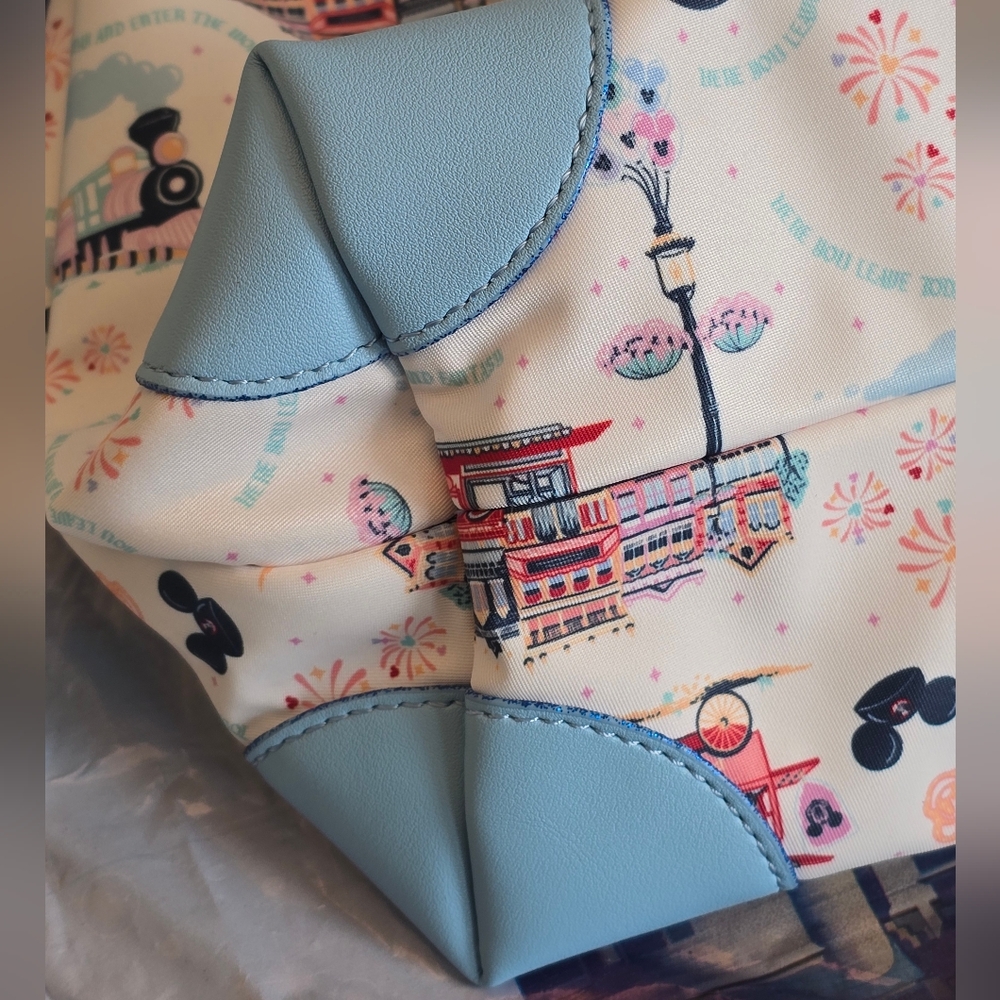 SOLD ♡ | Disney Pouchette Crossbody - Picture 8 of 14